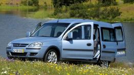 Opel Combo C Tour - widok z przodu