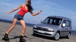 Opel Combo C Tour - widok z przodu