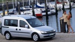 Opel Combo C Tour - widok z przodu