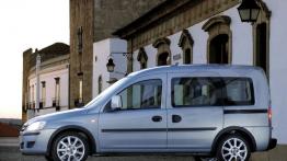 Opel Combo C Tour - lewy bok