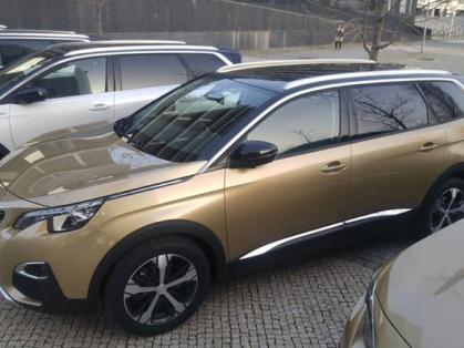 #peugeot5008 #suv