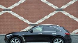 Infiniti FX50S - Muscle SUV