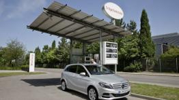 Mercedes B 200 Natural Gas Drive - widok z przodu