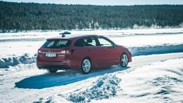 Jak jeździć po śniegu? Uczymy się na Subaru Snow Drive