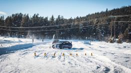 Jak jeździć po śniegu? Uczymy się na Subaru Snow Drive