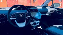 Toyota Prius Plug-in Hybrid kontra Hyundai IONIQ Plug-in – starcie „zielonych” tytanów