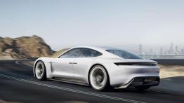 Porsche Mission E - elektryzujący następca Panamery?