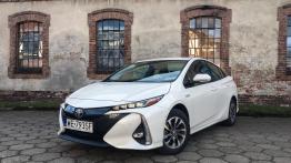 Toyota Prius PHV – czy hybryda nadaje się na długie trasy?