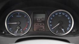 Toyota Auris 2.0 D-4D - nowy, stary znajomy