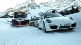 Porsche 911 Carrera 4. Sportowiec, któremu śnieg niestraszny