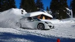 Porsche 911 Carrera 4. Sportowiec, któremu śnieg niestraszny