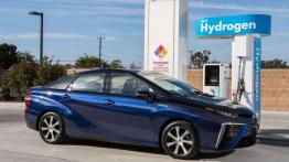 Toyota Mirai niespodziewanym sukcesem sprzedażowym