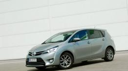 Toyota Verso - Samochód rodzinny - galeria redakcyjna - widok z przodu