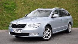 Skoda Superb II Kombi 2.0 TDI CR DPF 170KM - galeria redakcyjna - widok z przodu