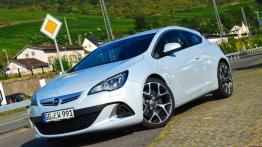 Opel Astra J Facelifting - galeria redakcyjna - widok z przodu