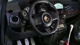 Abarth 695 biposto bije rekordy sprzedaży